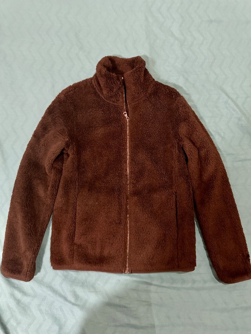 Uniqlo Yarn Fleece Full Zip Jacket (Category: Coats, Jackets and Outerwear) located in Quezon City. Submitted by shellanie_closet (Listing ID 1351148166, Image 1). Description: Used once only. Size small.