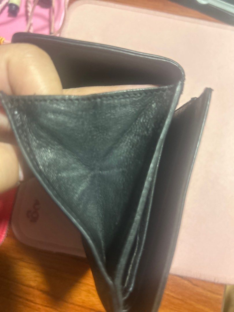 Vintage Chanel Black Caviar Wallet (Category: Luxury Bags & Wallets) located in Cavite. Submitted by tin09y (Listing ID 1351200811, Image 3). Description: EASTER SALE - less 10% on all items til May 15, 2025 Selling my preloved Chanel Wallet. RFS : using LV Recto Verso This is super nice pa despite it’s age. Cash / Gcash or Layaway LayAway Terms: 30% downpayment Payable in one month. Will ship once full payment has been made. Addtl 300 per month 