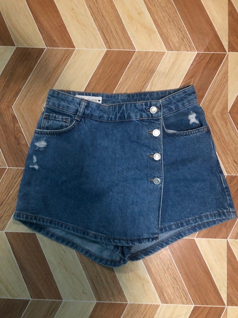 Zara Skort (Category: Shorts) located in Makati City. Submitted by liamalex (Listing ID 1351093227, Image 2). Description: .