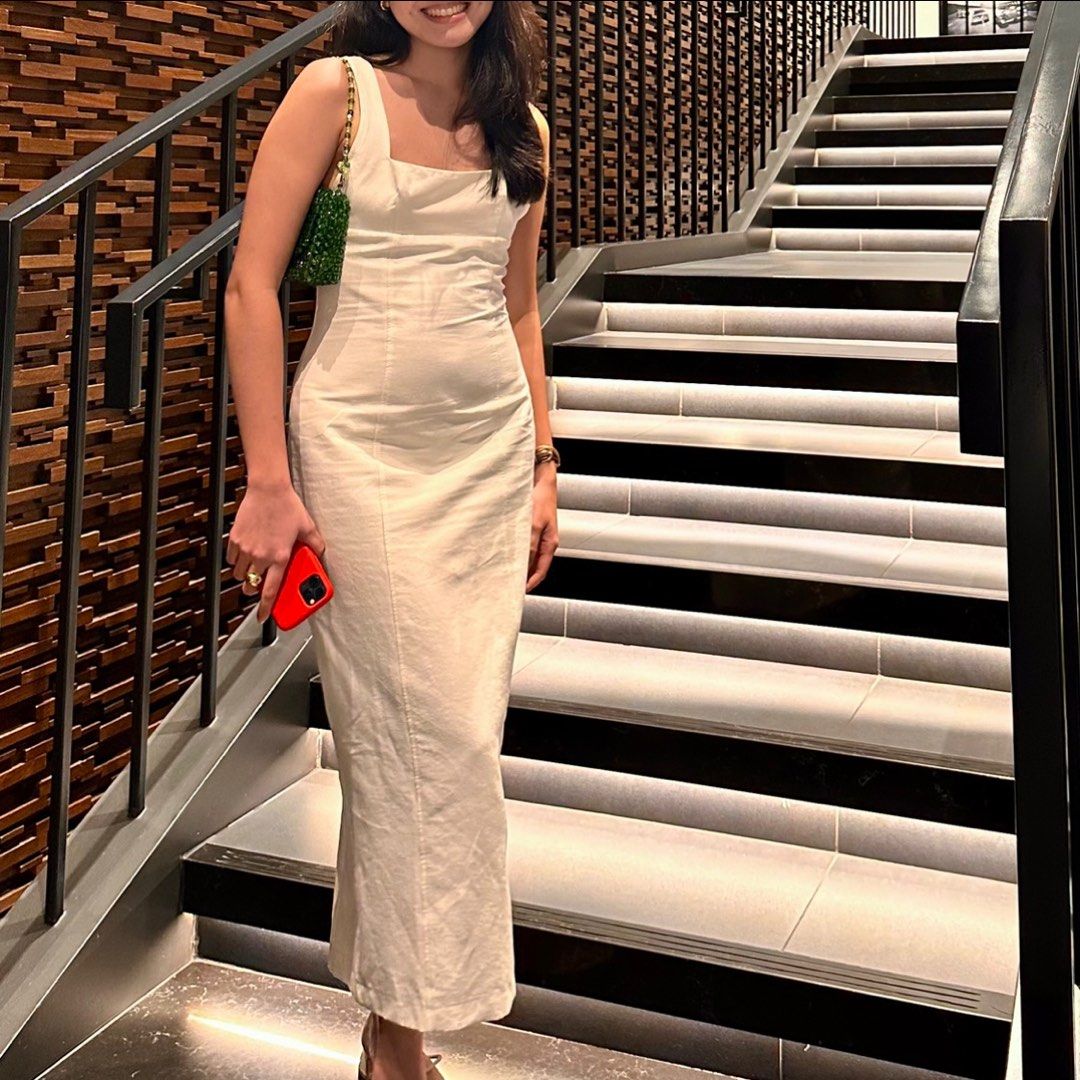 Zara White Midi Dress (Category: Dresses) located in Caloocan City. Submitted by sbpklover (Listing ID 1351198298, Image 2). Description: • Authentic • ONLY USED TWICE • Linen, not see through • Adjustable straps at the back • Message for more photos Helping tags mango bershka stradivarius h&m love bonito.