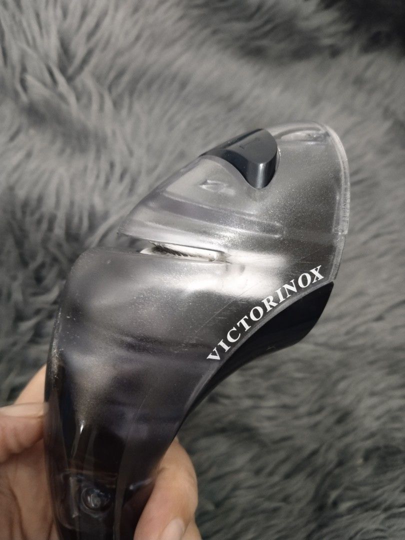 Affordable Victorinox 2-Step Knife Sharpener 😍👌 (Category: Other Kitchenware & Tableware) located in Malolos. Submitted by afford.japan (Listing ID 1351377981, Image 3). Description: Affordable Victorinox 2-Step Knife Sharpener 😍👌.
