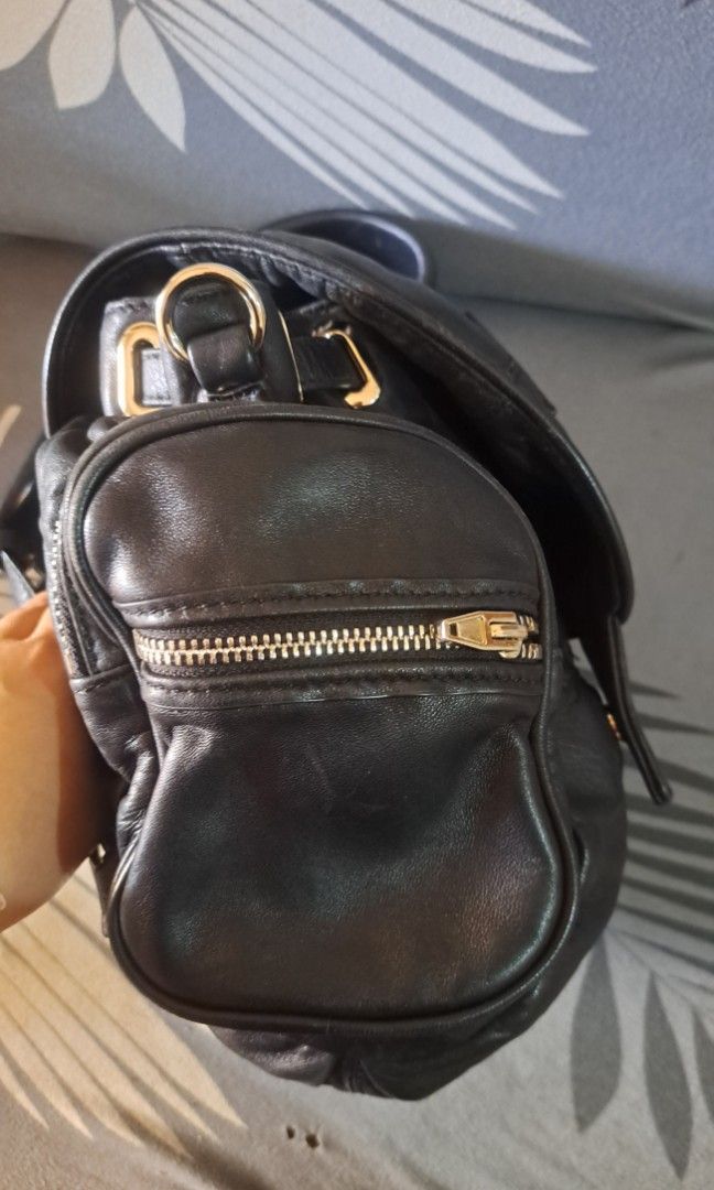 Alexander wang marti mini (Category: Luxury Bags & Wallets) located in Batangas. Submitted by venus232nd (Listing ID 1351328987, Image 3). Description: good condition,pwede nyo lagyan ng slr.