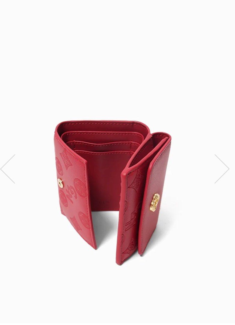 CLN Red Wallet (Category: Wallets & Card holders) located in Manila. Submitted by rivasss (Listing ID 1351396007, Image 2). Description: CLN - Kera Wallet Thrifold With card slot, paper bills and coin slot No issue No box and paper bag (naiwan sa laguna) Bought this for 799 RFS: Declutter .