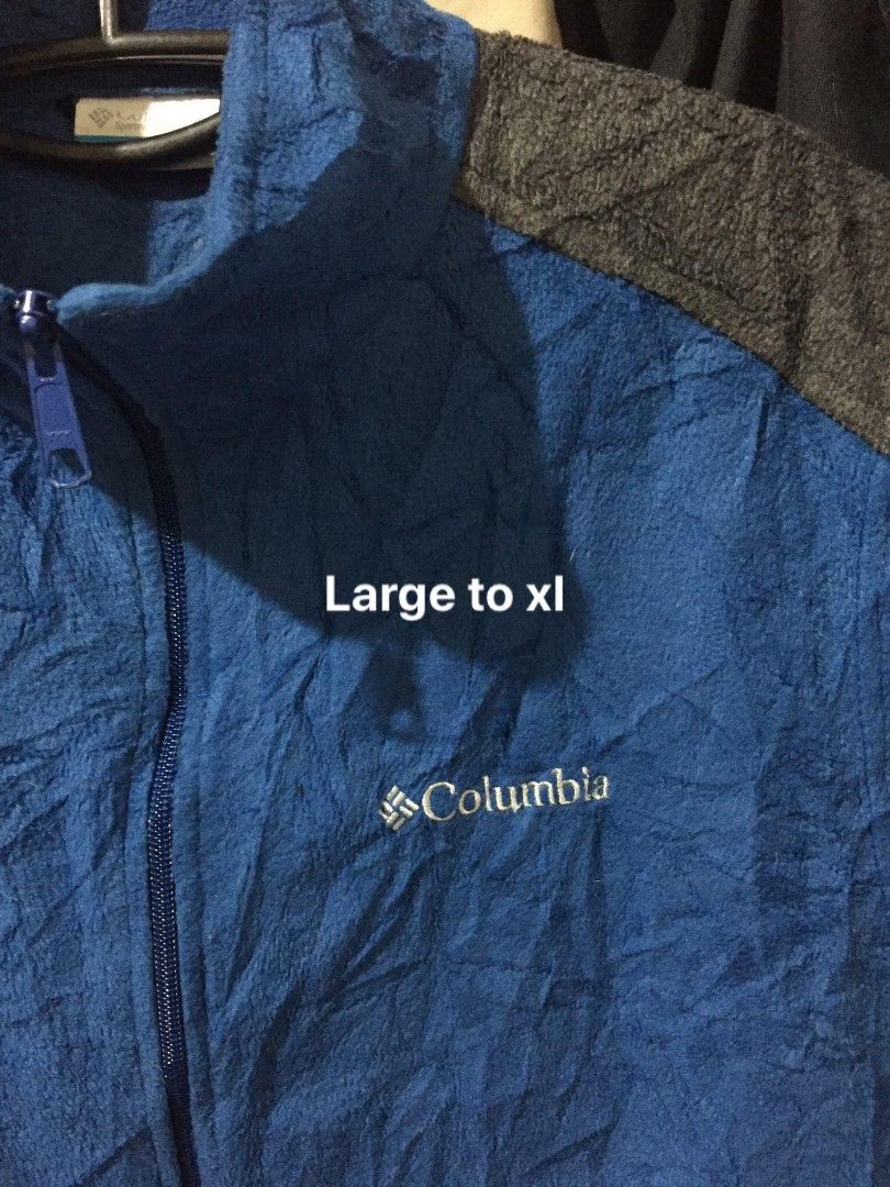 Columbia Techfleece Vest Jacket (Category: Coats, Jackets and Outerwear) located in Naga. Submitted by bonethugz1822 (Listing ID 1351425679, Image 2). Description: 550+sf Excellent condi no flaws Need wash lang Dm.