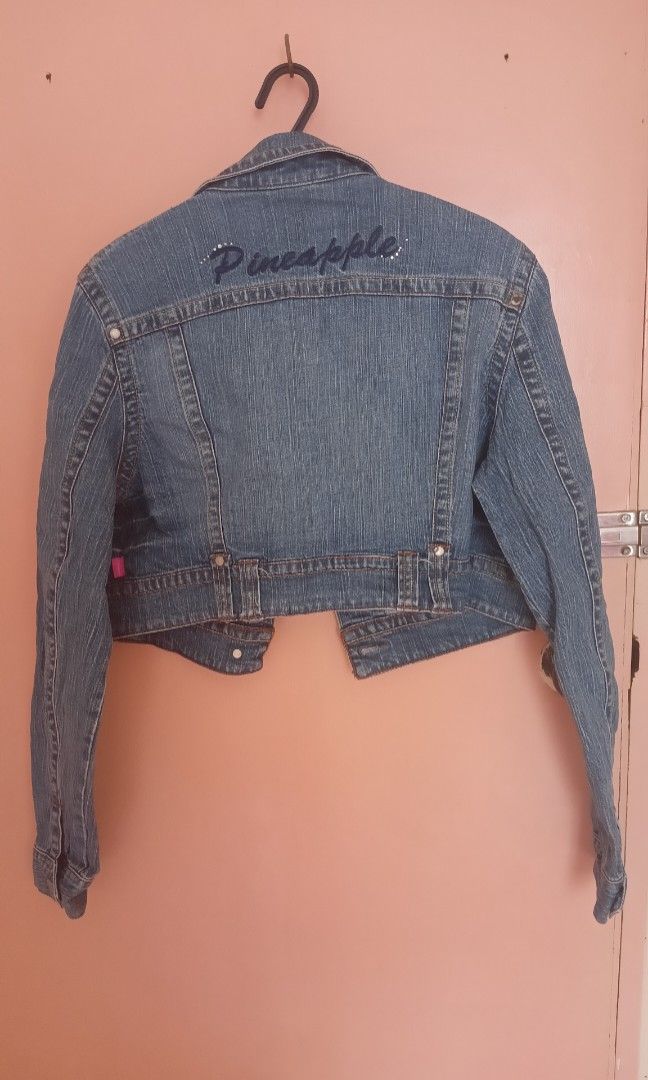 Cropped top denim jacket (Category: Coats, Jackets and Outerwear) located in Makati City. Submitted by rbbql (Listing ID 1351311048, Image 2). Description: .
