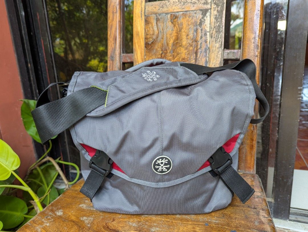 Crumpler 6 Million Dollar home Camera sling bag (Category: Camera Bags & Carriers) located in Dagupan City. Submitted by bo0ms (Listing ID 1351301565, Image 3). Description: For sale Crumpler 6 Million Dollar home Camera sling bag Slightly Used in Very Good condition almost like new, no issues, no holes no fading, no discoloration, no friction marks, still very presentable, has 6 dividers, can fit 1 Camera body and 5-6 lens, See pics for details.
