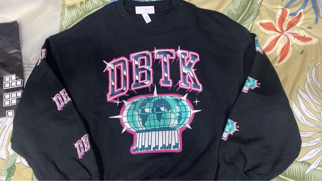 DBTK X H&M Garapatta (Category: Tshirts & Polo Shirts ) located in Bulacan. Submitted by cedrick13 (Listing ID 1351257332, Image 2). Description: For Sale DBTK x H&M Garapatta Used Once both Crewneck and Shirt Both in Good Condition Crewneck (Small on tag, fits to Medium) (Srp 2700+) Shirt (XS on tag, fits to Medium) (Srp 1200+) Selling both for only 2500 😉 Bought from Garapatta release sa SM for its SRP (Ma light lang color sa Picture due to my