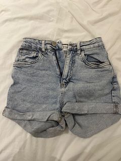 (Category: ) located in . Submitted by lollipopsareround (Listing ID 1351392132, Image 1). Description: .