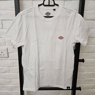 （分類：）位於 。 由 preloved_armoires 提交（商品編號 1351336793，圖片 1）。簡介： 。