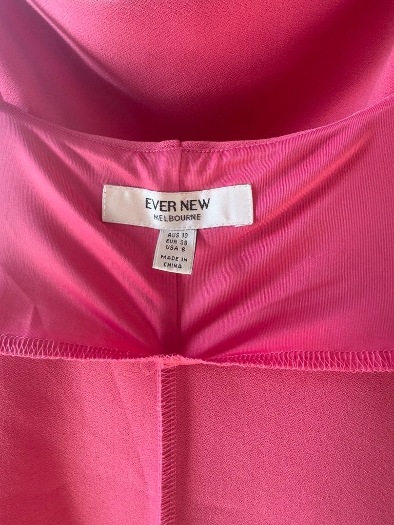 EVER NEW MELBOURNE PINK DRESS - MEDIUM (Category: Dresses) located in Lucban. Submitted by theavalanche.ph (Listing ID 1351355531, Image 2). Description: ⤿ Dress ⤿ Brand : EVER NEW MELBOURNE ⤿ Price : Php 2,000.00 ⤿ Size : M ⤿ Condition : Like New (Used Once) ⤿ RFS : Decluttering.