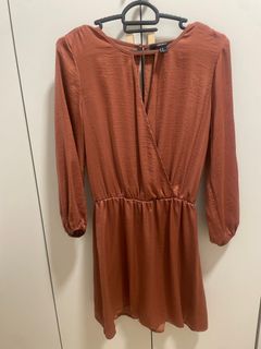 (Category: ) located in . Submitted by toridaxpreloved (Listing ID 1351397610, Image 1). Description: .