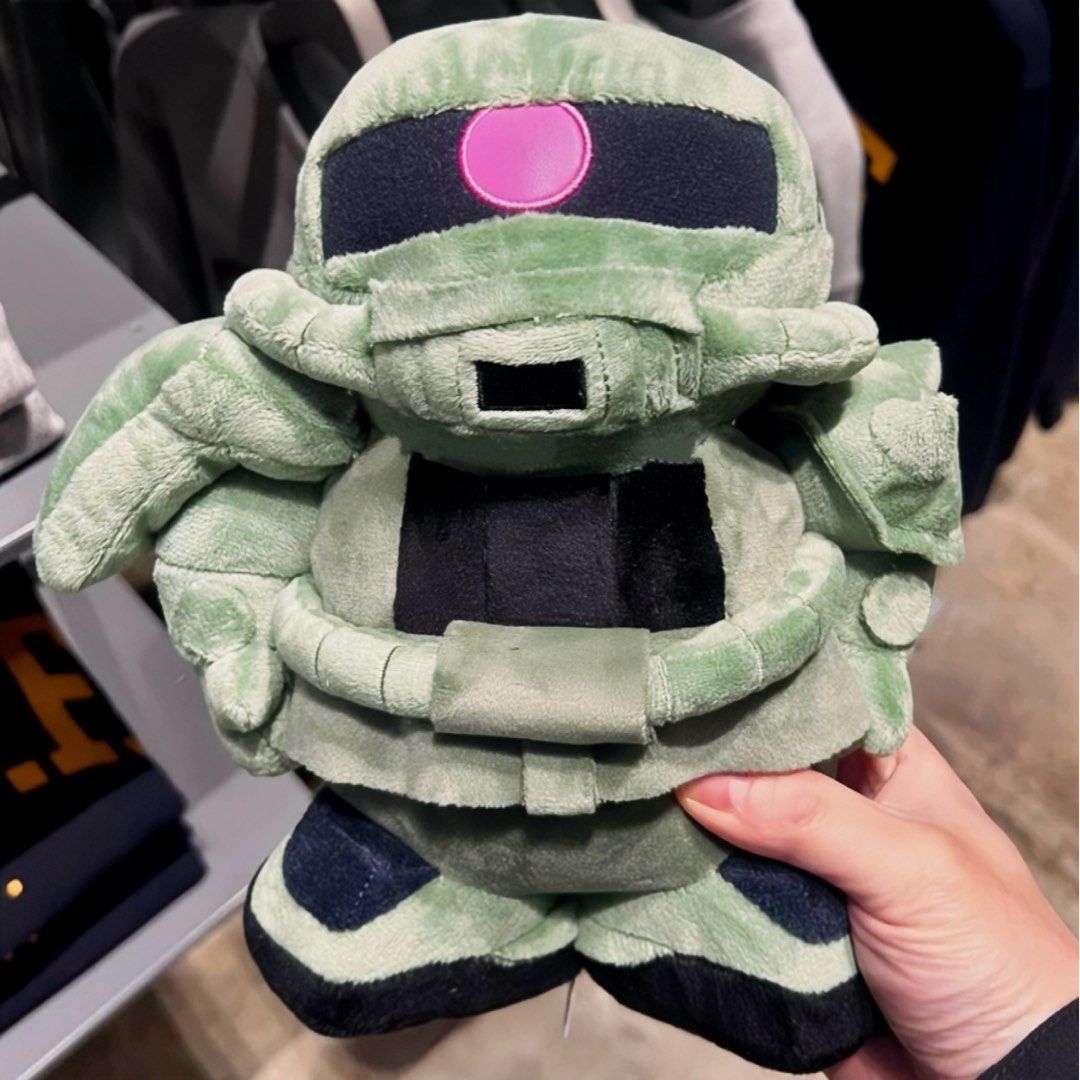 fragment design x GUNDAM45FRGMT Zaku Plush, 興趣及遊戲, 玩具