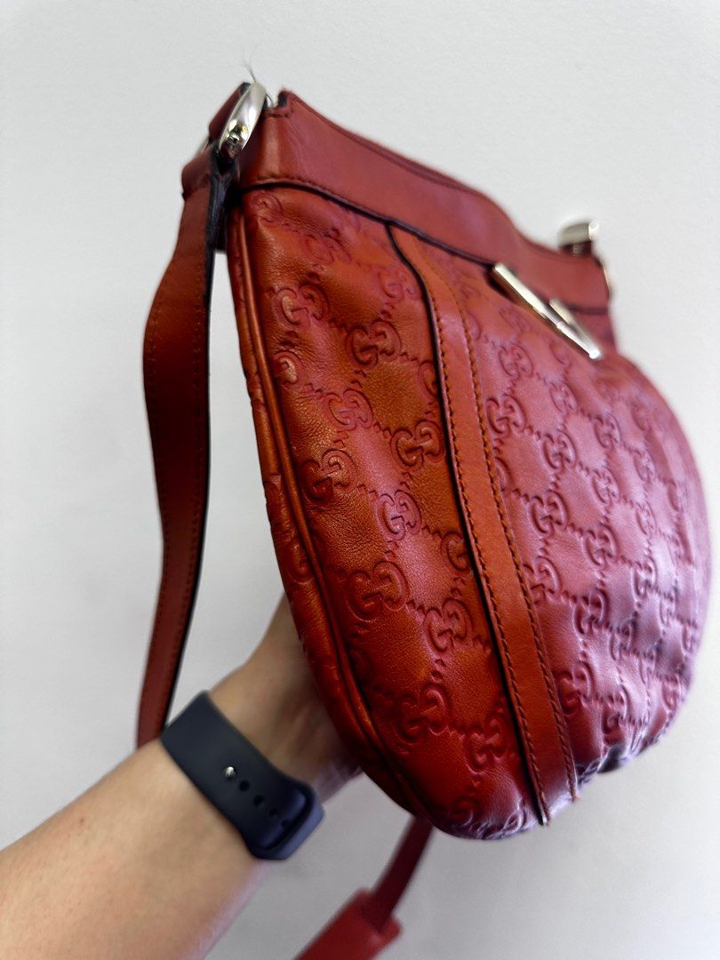 GUCCI D-Ring Brown Leather Crossbody Bag (Category: Luxury Bags & Wallets) located in Taguig. Submitted by mluxeph (Listing ID 1351402248, Image 3). Description: GUCCI D-Ring Brown Leather Crossbody Bag Item only.