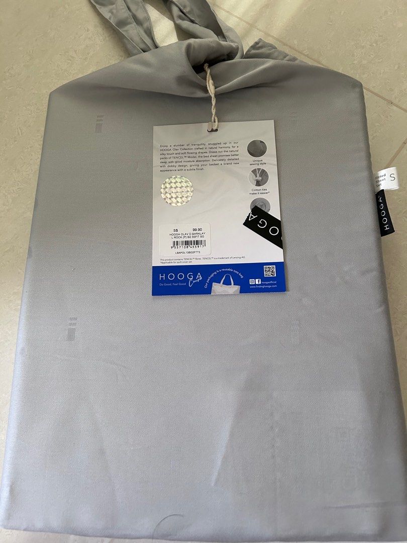 Hooga bedsheet (Category: Bedding & Towels) located in Singapore. Submitted by climee (Listing ID 1351401708, Image 1). Description: Smooth , close to Silk material . Silver color -unisex , good quality , tencel.