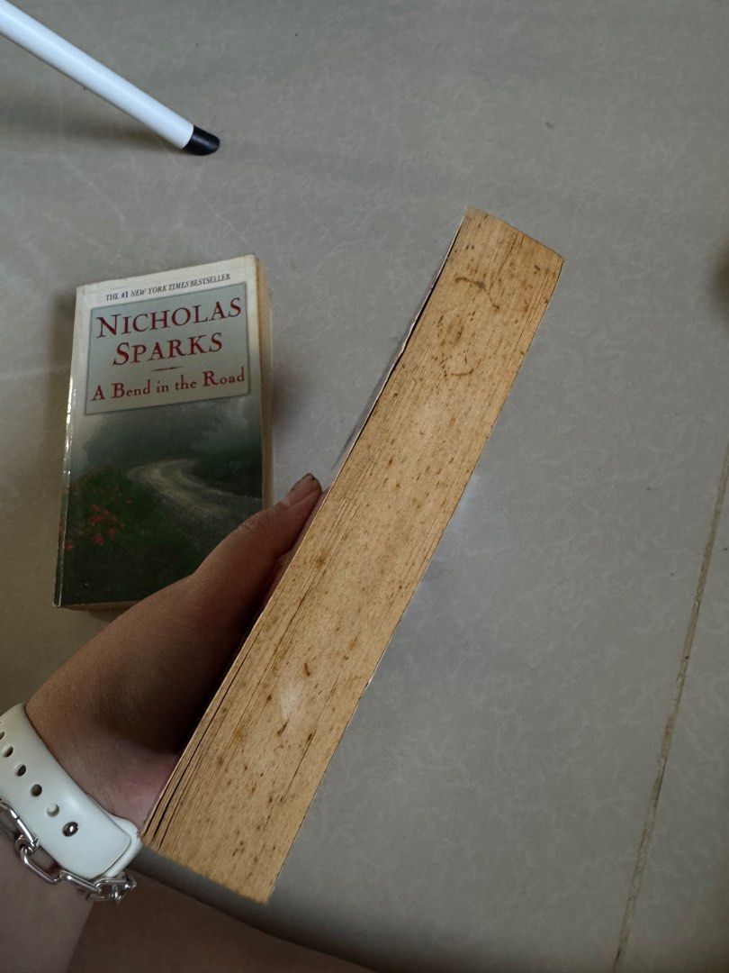 Nicholas Sparks bundle (At First sight + A bend in the Road) (Category: Storybooks) located in Tarlac. Submitted by ignaciocha729 (Listing ID 1351315704, Image 2). Description: 200 for both. With tanning as seen on pics.