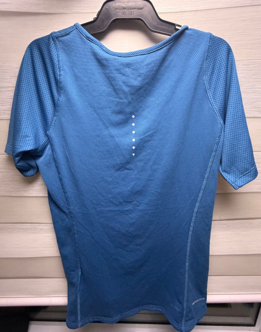 Nike dri-fit (Category: Activewear) located in Manila. Submitted by sunshinet18 (Listing ID 1351281170, Image 2). Description: Rfs: Decluterring Loc: manila Payment: Gcash Size: small to medium.