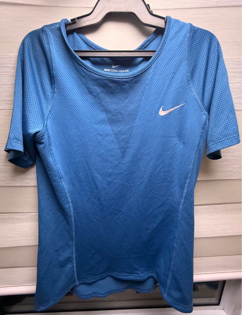 Nike dri-fit (Category: Activewear) located in Manila. Submitted by sunshinet18 (Listing ID 1351281170, Image 1). Description: Rfs: Decluterring Loc: manila Payment: Gcash Size: small to medium.