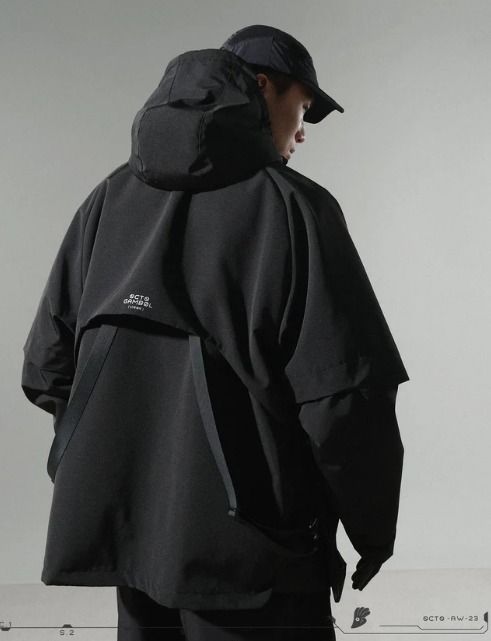 OCTO GAMBOL AW23 / 08 —J23-028 Radial Visor Windbreaker