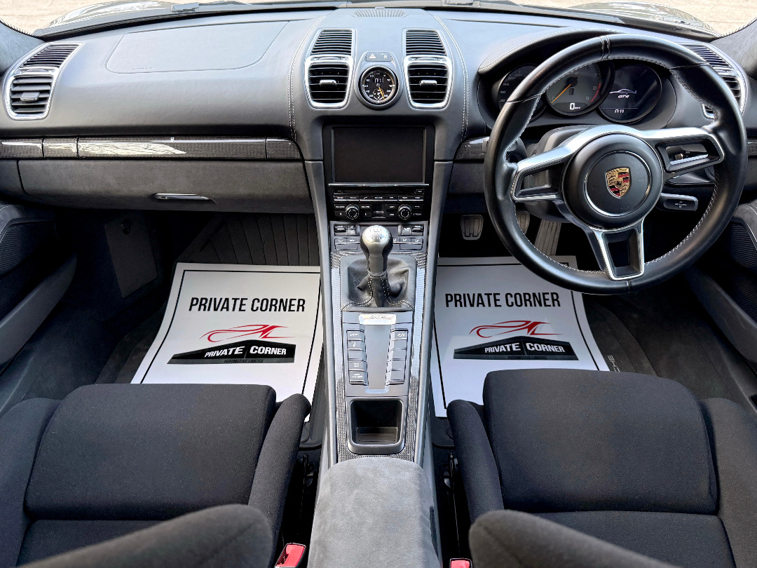 Porsche 981 CAYMAN GT4  Manual62864837264769112
