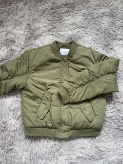 (Category: ) located in . Submitted by preloved_imwar (Listing ID 1351408661, Image 1). Description: .