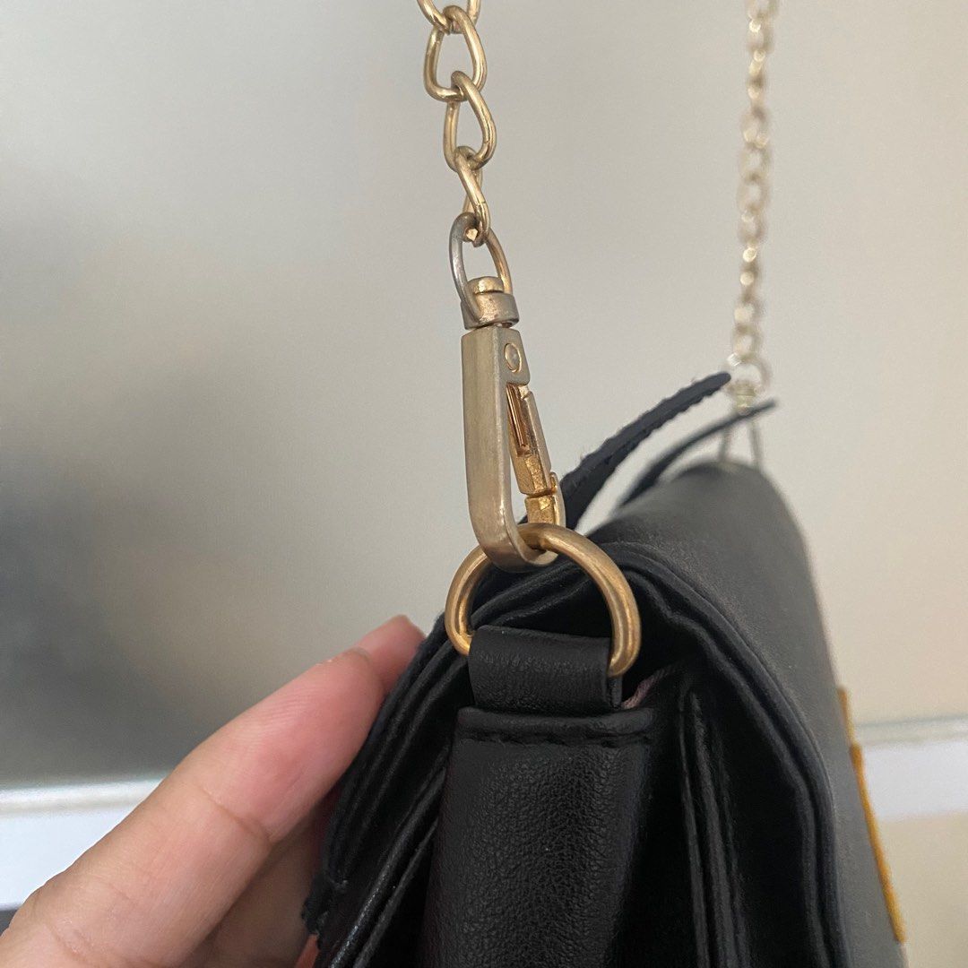 Sailor Moon Luna cat bag [Pre-loved] (Category: Cross-body Bags) located in San Jose del Monte. Submitted by hellocutease (Listing ID 1351316992, Image 3). Description: Flaw on moon (discoloration) NOT LICENSED SAILOR MOON MERCH.