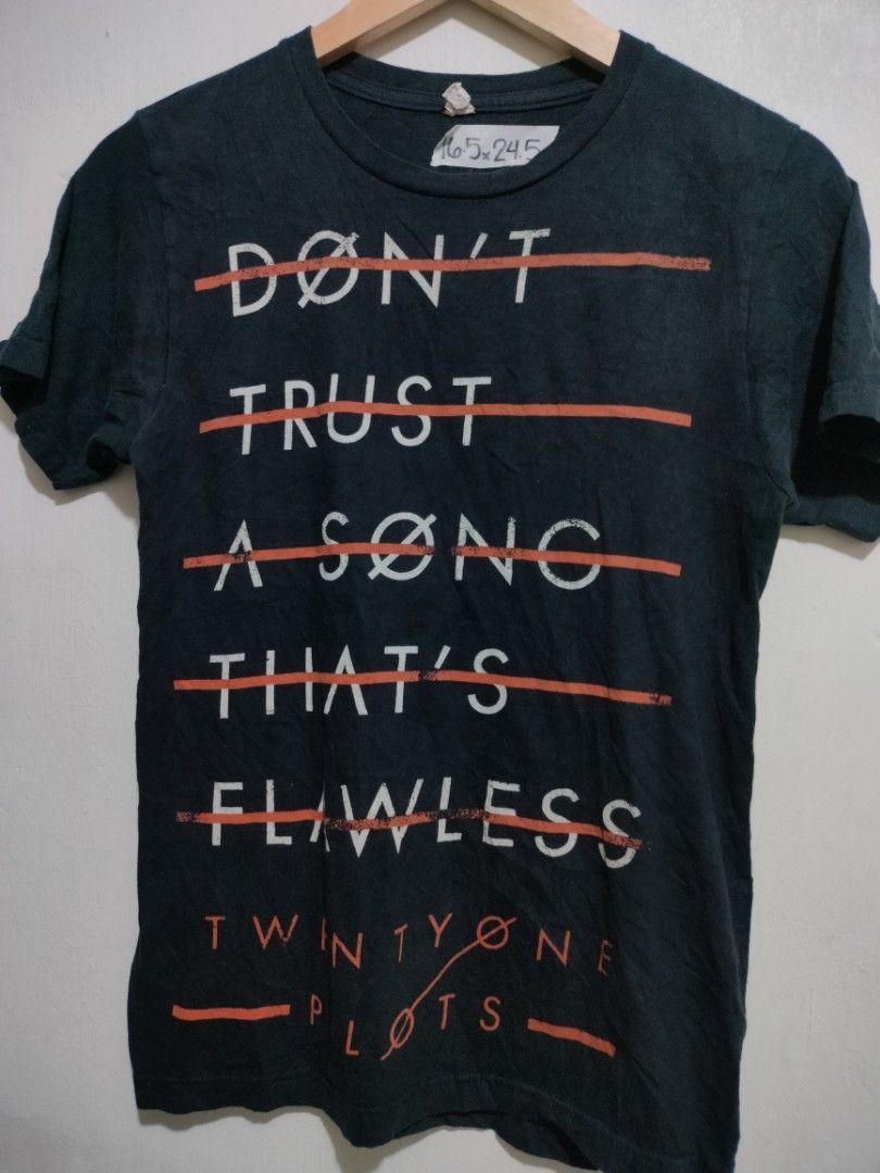 Twenty One Pilots tee (Category: Tshirts & Polo Shirts ) located in Calamba. Submitted by sinauna. (Listing ID 1351399037, Image 2). Description: WTS: Twenty One Pilots tee Condition/Issues: needs wash and has some pit stain (Note: Item's not faded. Color may vary due to lighting) Dimension: 16.5x24.5 Size on tag: XS Price: Mine - 299+SF Plus shipping fee! Free shipping if you purchase more than 3 items. Also, I can give you a discount in my prev