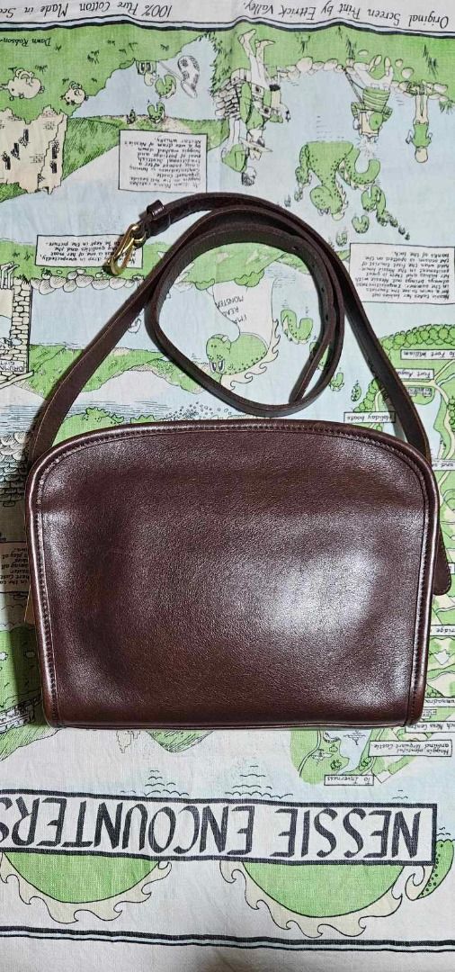 Vintage Coach 9087 Metropolis Zip Bag (Category: Cross-body Bags) located in Baguio. Submitted by everything_v (Listing ID 1351256190, Image 2). Description: negotiable accepts layaway/installment plus SF.