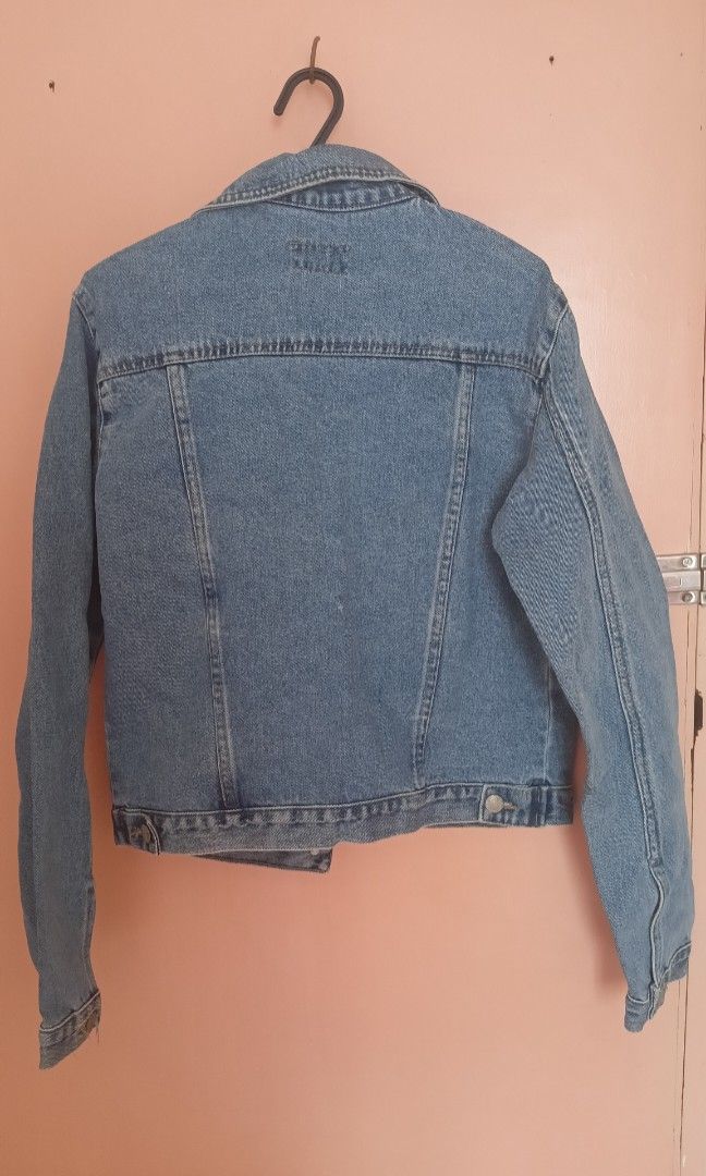 Vintage Denim Jacket (Category: Coats, Jackets and Outerwear) located in Makati City. Submitted by rbbql (Listing ID 1351311729, Image 2). Description: .