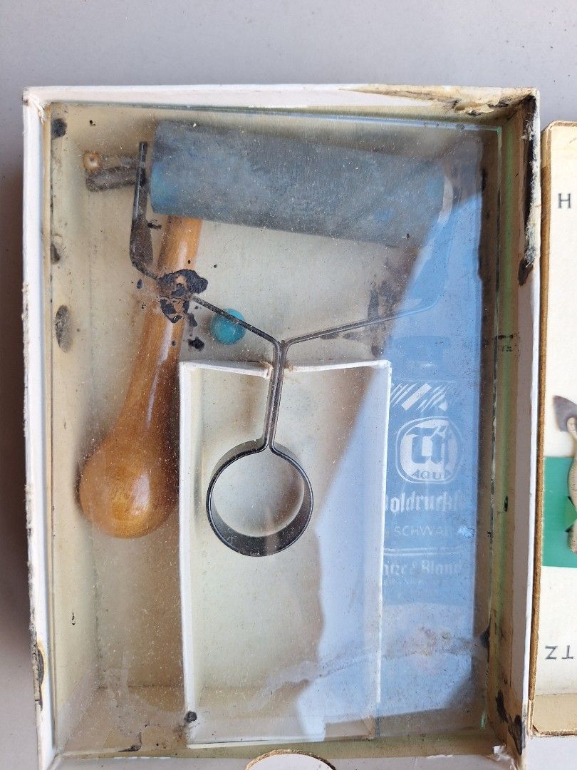 Vintage linocut toolbox made in Germany (Category: Craft Supplies & Tools) located in General Santos City (Dadiangas). Submitted by a69230fa2d2f6b3abc1e6c8c42d80f (Listing ID 1351254732, Image 3). Description: made by Heintze &Blancketz Frankfurt Germany.