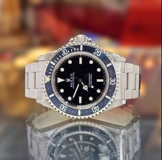 (Category: ) located in . Submitted by davidofftimepieces (Listing ID 1351561033, Image 1). Description: .