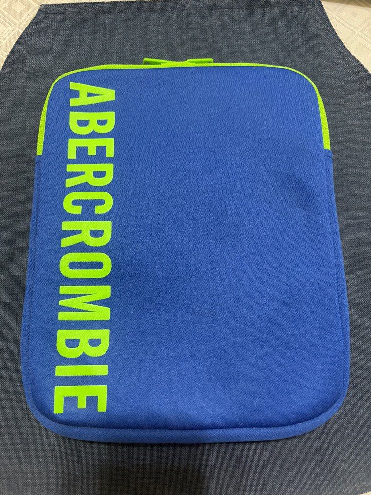 Abercrombie ipad tablet padded carrier case pouch (Category: Laptop Bags & Sleeves) located in Quezon City. Submitted by myextras (Listing ID 1351486127, Image 1). Description: Fits a regular ipad, velvety interior, absorbs shock, protects your tablet.
