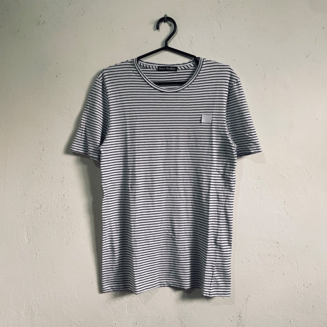 Acne Studios Nele Face Tee (Category: Luxury Apparel) located in Caloocan City. Submitted by cast.archives (Listing ID 1351596486, Image 3). Description: Acne Studios Nele Face Tee Size: Small fits medium Condition: Very good Flaw: None 2,300+shipping.