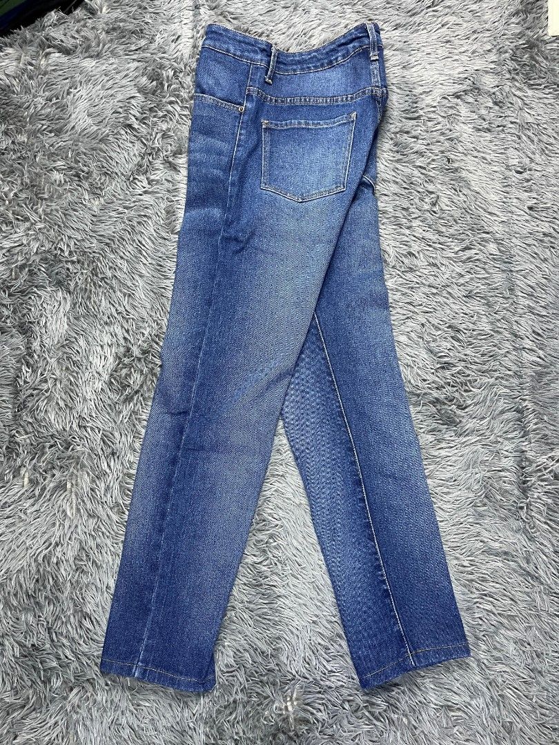 BENCH (Category: Jeans) located in Baguio. Submitted by barepicksph (Listing ID 1351567554, Image 3). Description: DIMENSION (INCHES) WIDTH-30 LENGTH-38 LEG OPENING-6.