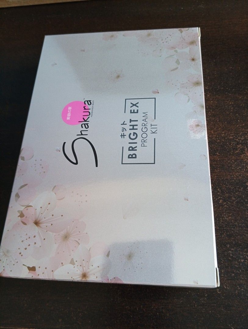 Bright program kits (Category: Face Care) located in Singapore. Submitted by cck43 (Listing ID 1351498735, Image 3). Description: one cleansing foam, one moisturizer, one toner and one day cream.