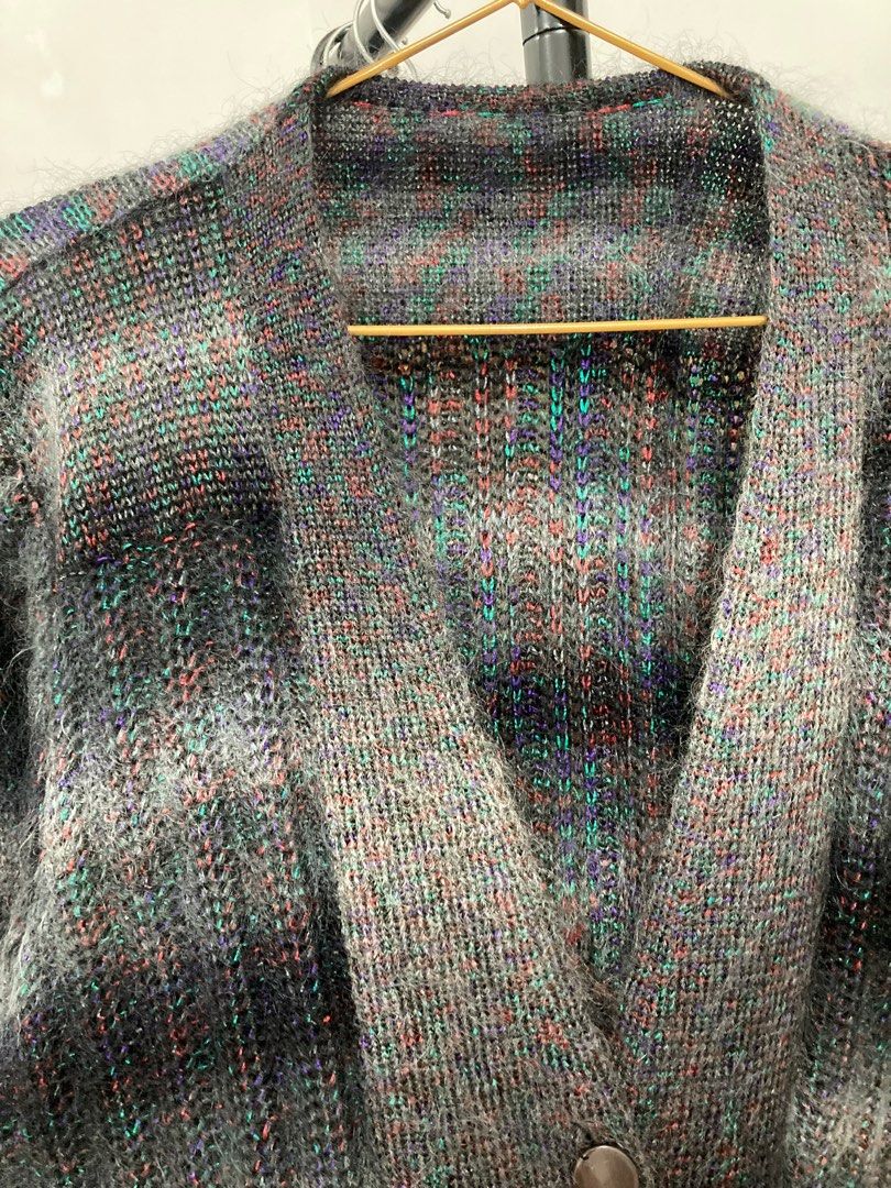 Cardigan (Category: Coats, Jackets and Outerwear) located in Makati City. Submitted by masterofjazz (Listing ID 1351590775, Image 3). Description: W20 L26.