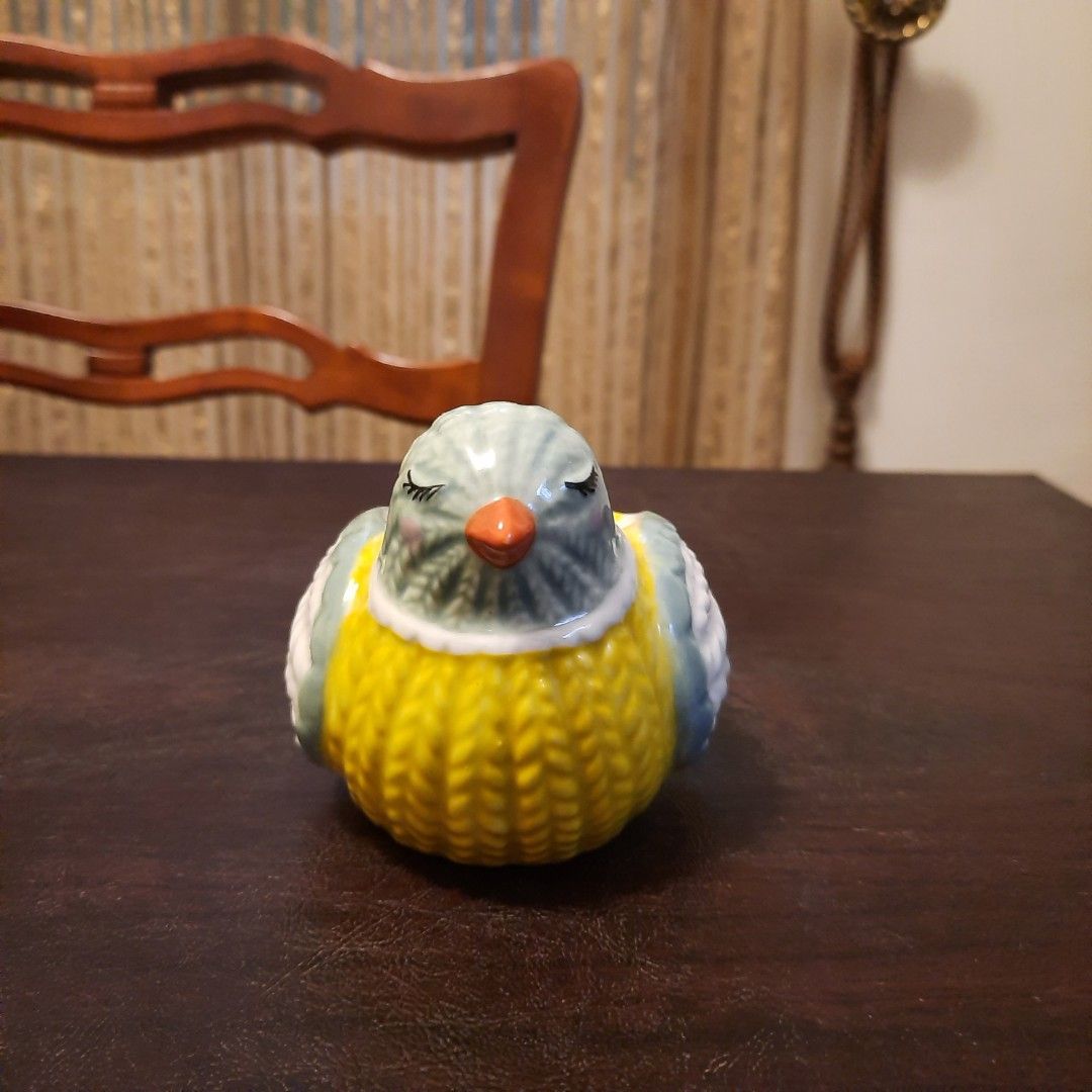 Ceramic Egg cup holder bird display figurine decor (Category: Dinnerware & Cutlery) located in Cavite. Submitted by aa.13 (Listing ID 1351553258, Image 2). Description: .