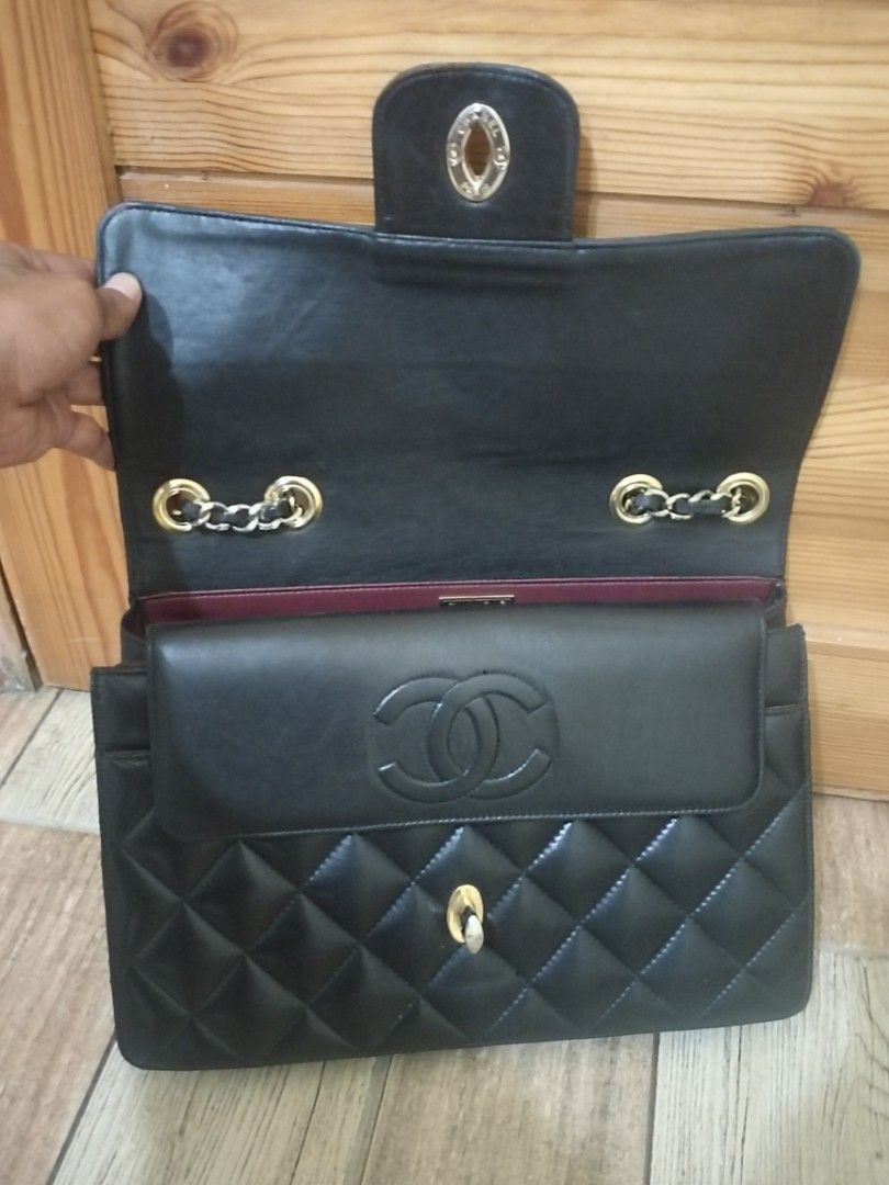 Chanel Double Flap Jumbo With Large CC Logo Bag (Category: Luxury Bags & Wallets) located in Puerto Galera. Submitted by maniaparea10007 (Listing ID 1351534159, Image 3). Description: Chanel Double Flap Jumbo With Large CC Logo Bag..
