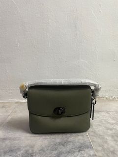 (Category: ) located in . Submitted by snkpreloved (Listing ID 1351459426, Image 1). Description: .