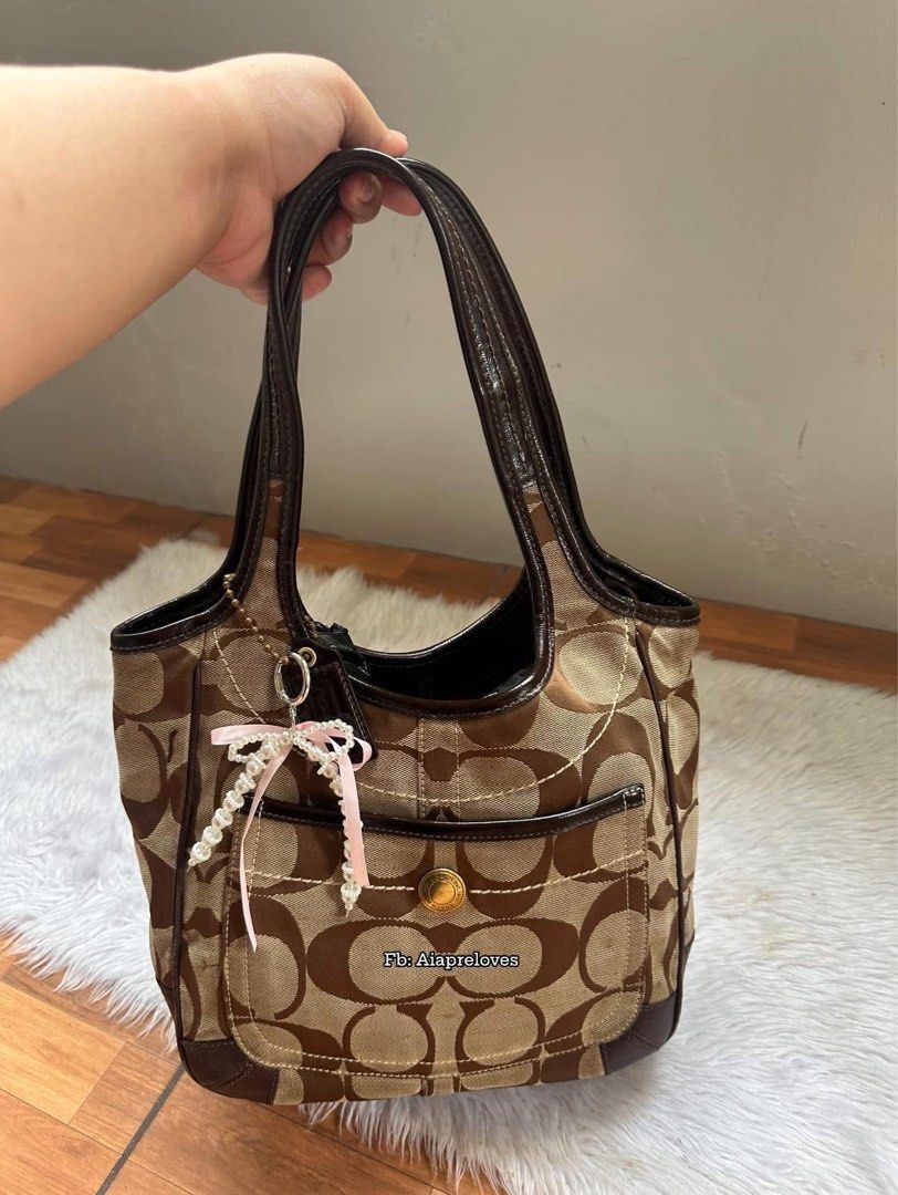 Coach ergo legacy preloved timeless vintage (Category: Luxury Bags & Wallets) located in Navotas City. Submitted by airakyunha84167 (Listing ID 1351483180, Image 1). Description: ❌2,850 ✅2,300 lp na ✨Vintage Coach Ergo Legacy ✅ creed and hangtag complete ✅ minimal sign of use no major flaw ✅ mine as is ✅no return no exchange ✅ guaranteed original .