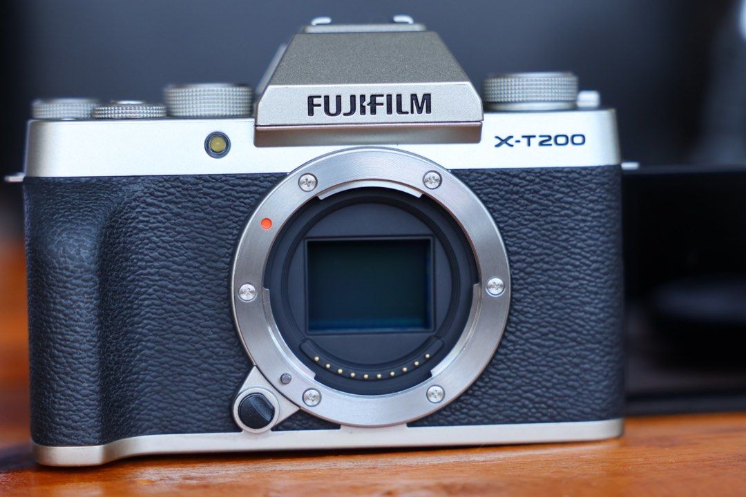 Fujifilm XT-200 SLR STYLE Mirrorless Vlogging Camera (Category: Cameras) located in Manila. Submitted by lenascamera (Listing ID 1351480482, Image 3). Description: NOTE: Sa dami po ng message na natatangap ko, naka hold napo ang Mga message hindi napo ako makapag reply pero na babasa ko kaya hanggat maari mag direct na kayo sa page ko sa facebook Lenas camera para nakareply ako agad salamat. PTPA Fujifilm XT-200 SLR STYLE Mirrorless Vlogging Came