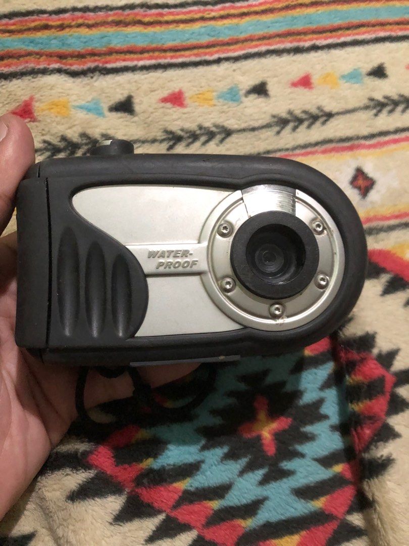 Heavy duty water proof digital camera defective (Category: Cameras) located in Quezon City. Submitted by markgolveo (Listing ID 1351550036, Image 1). Description: Heavy duty water proof digital camera defective For parts out no power .