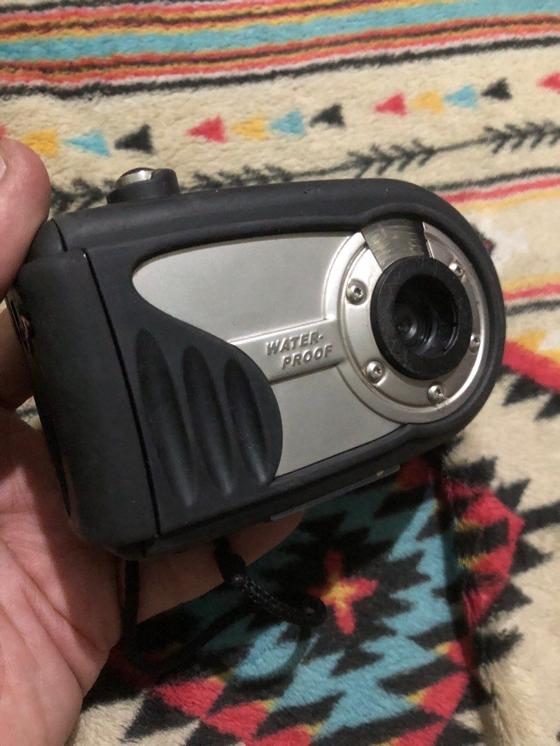 Heavy duty water proof digital camera defective (Category: Cameras) located in Quezon City. Submitted by markgolveo (Listing ID 1351550036, Image 2). Description: Heavy duty water proof digital camera defective For parts out no power .
