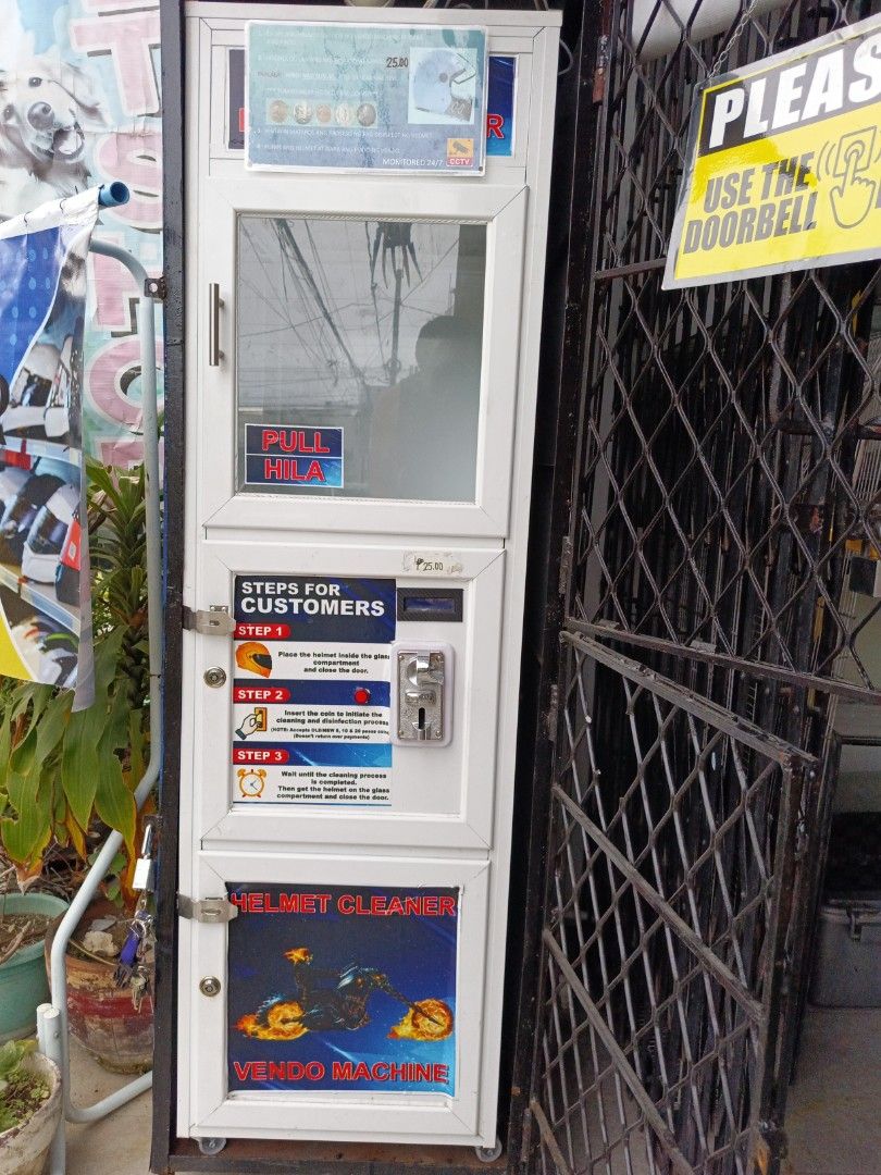 Helmet Vendo Cleaning machine (Category: Helmets and other Riding Gears) located in San Pedro. Submitted by all_gooditems (Listing ID 1351518368, Image 2). Description: With power relay kaya mababa lang consume ng machine naka standby lang kapag walang gumagamit -Includes helmet cage almost 5k value - Accepts old/new coins (5,10,20) -With free 1 Gallon cleaner - Tarpulin.