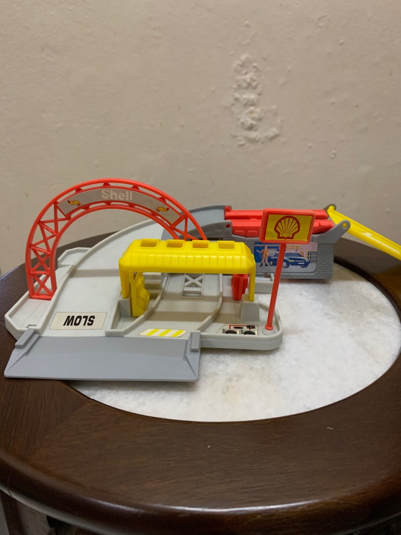 Hot Wheels World Shell & McDonald set, Hobbies & Toys, Toys & Games on ...