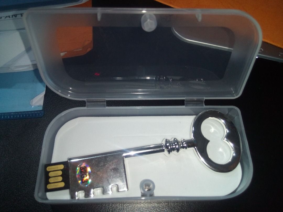 K2 64GB Metal Safe Box Key Shape Flash Memory Drive (Category: Memory & SD Cards) located in Makati City. Submitted by buy4lesscomph (Listing ID 1351494871, Image 2). Description: Item Code: K2-64G SALE PRICE: P299.00 K2 64GB POCKET METAL VINTAGE KEY USB DISK SILVER *DELIVERY FEE is NOT YET INCLUDED in the price. *Price may change without prior notice. 𝐕𝐢𝐬𝐢𝐭 𝐮𝐬 𝐟𝐨𝐫 𝐦𝐨𝐫𝐞 𝐢𝐧𝐟𝐨𝐫𝐦𝐚𝐭𝐢𝐨𝐧 🏬MAKATI: 5112 Filmore St. corner Curie 