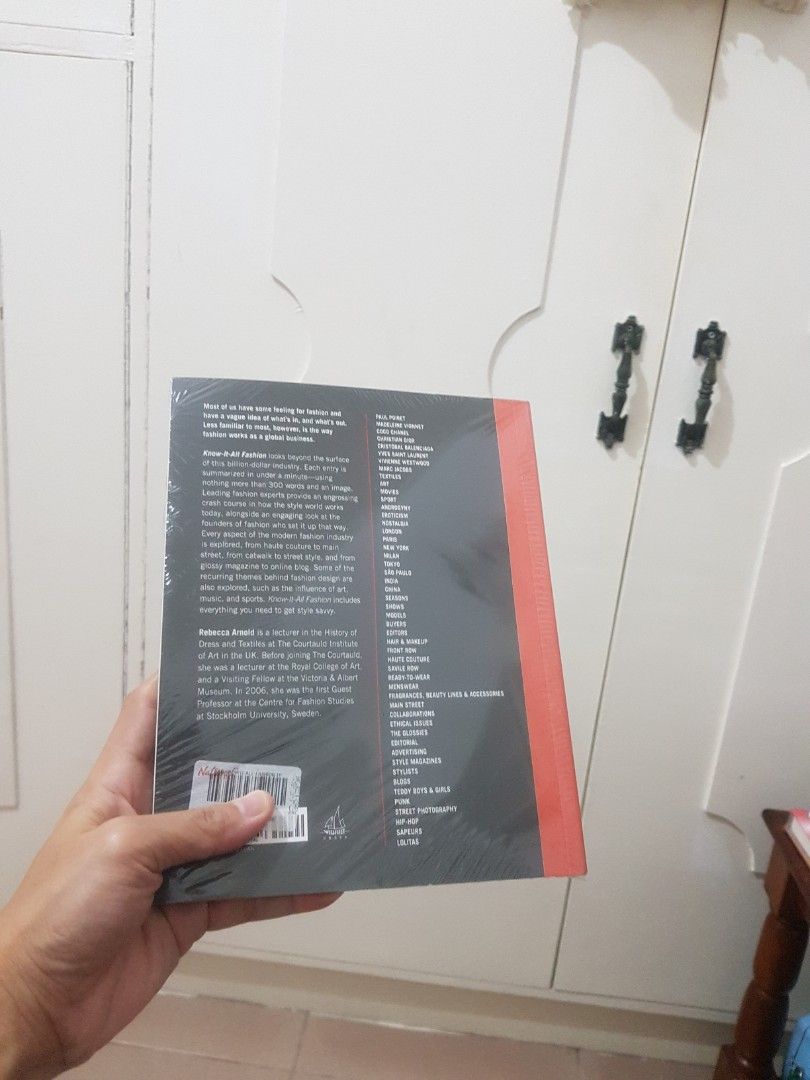 KNOW IT ALL FASHION BOOK (Category: Storybooks) located in Lingayen. Submitted by maryjane20144delacruz (Listing ID 1351541341, Image 3). Description: decluttering.