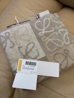 （分類：）位於 。 由 k.bape 提交（商品編號 1351597975，圖片 1）。簡介： 。
