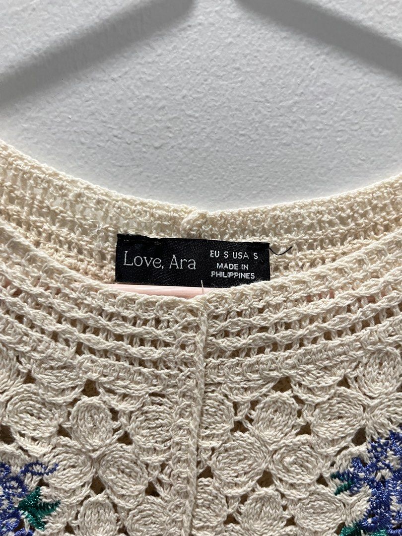 Love Ara Jam Beige Eyelet Top (Category: Blouses) located in Quezon City. Submitted by umsph (Listing ID 1351525374, Image 2). Description: Love Ara Jam Beige Eyelet with Blue Floral Round Neck Puff Sleeves Size S (Not in website anymore!) GCash Payment Same day delivery or gogo xpress C/o buyer Rfs: declutter Can give discounts if you purchase more than 1 item -> check out my shop @umsph.