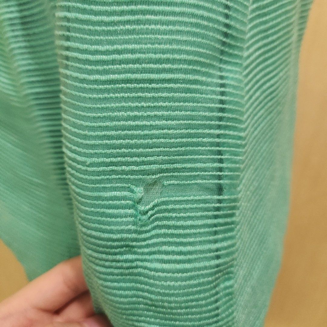 Mint Green Formal Dress (Category: Dresses) located in Manila. Submitted by hungryforclothes (Listing ID 1351508004, Image 3). Description: Used once With small hole on the back (check photo #3) Sleeves are sewn to shorten it (can be removed) Bought from Australia Size AU 6 on tag (fits XS).