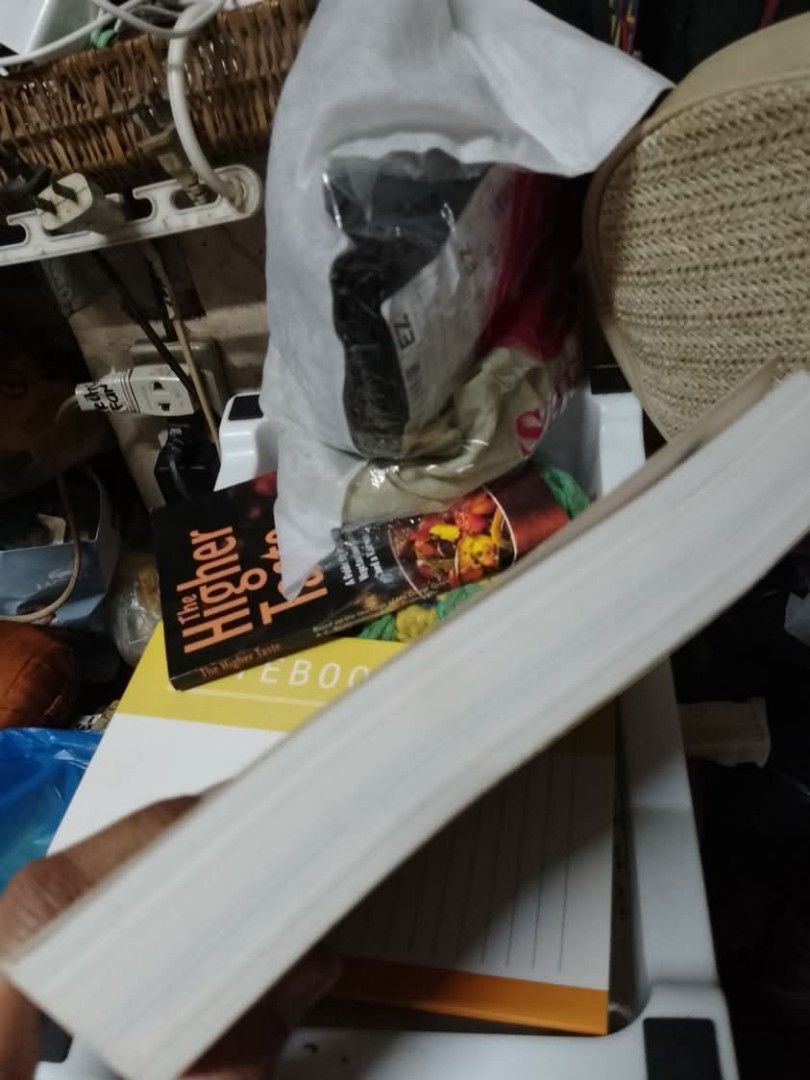 Nirvana FAQ Book (Category: Storybooks) located in Quezon City. Submitted by akosiluna44 (Listing ID 1351538123, Image 2). Description: #nirvana #nirvanabook Softbound book author:John Luerssen New with photos inside.